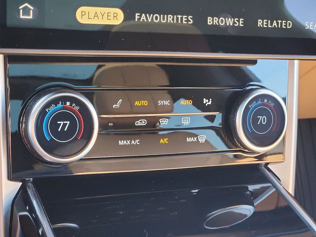 Thumbnail: 2023 Land Rover Range Rover - 16