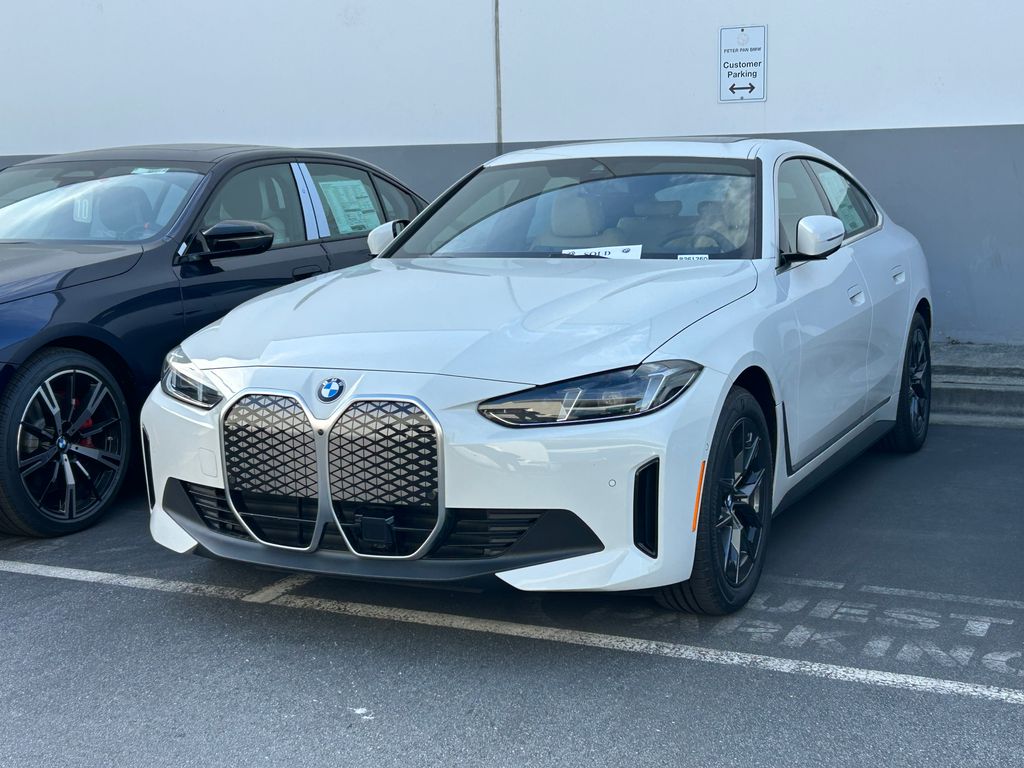 Thumbnail: 2026 BMW i4 - 2