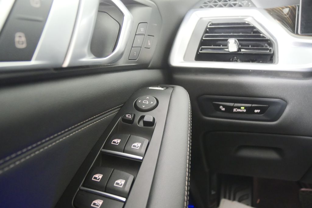 Thumbnail: 2025 BMW X5 - 22