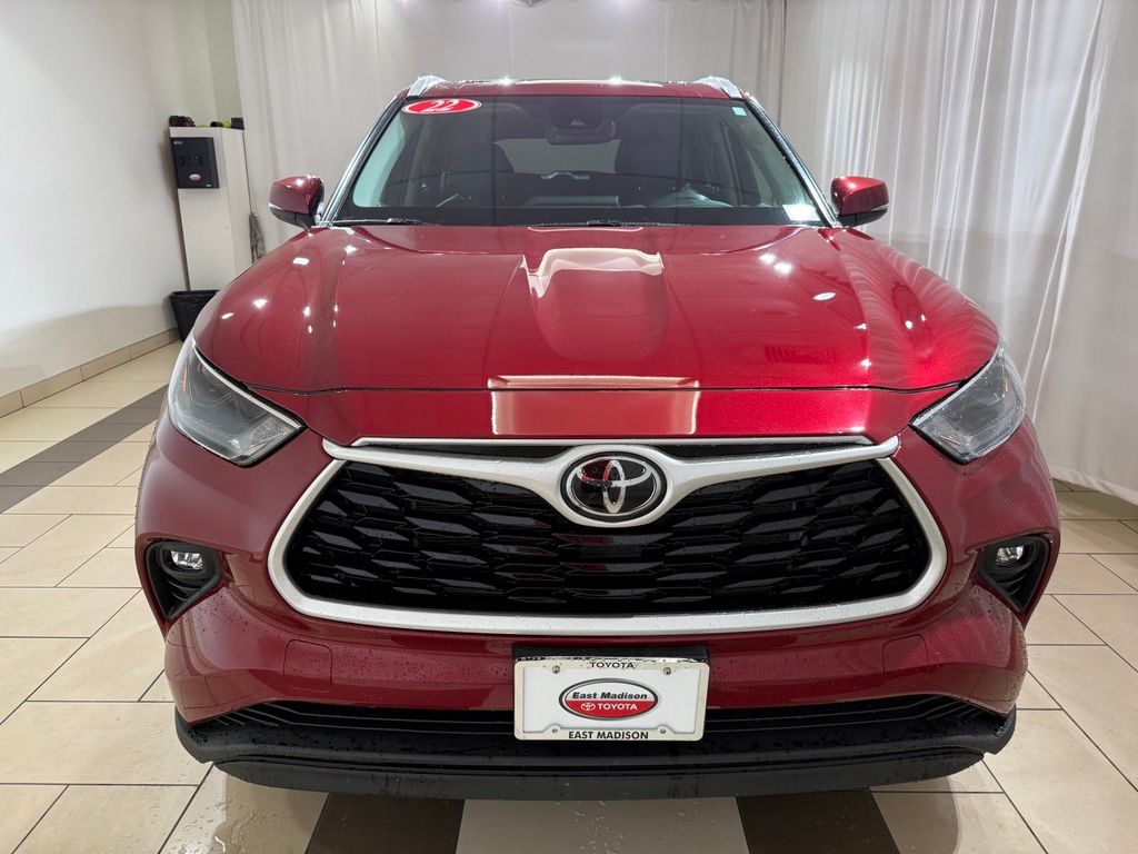 Thumbnail: 2022 Toyota Highlander - 8