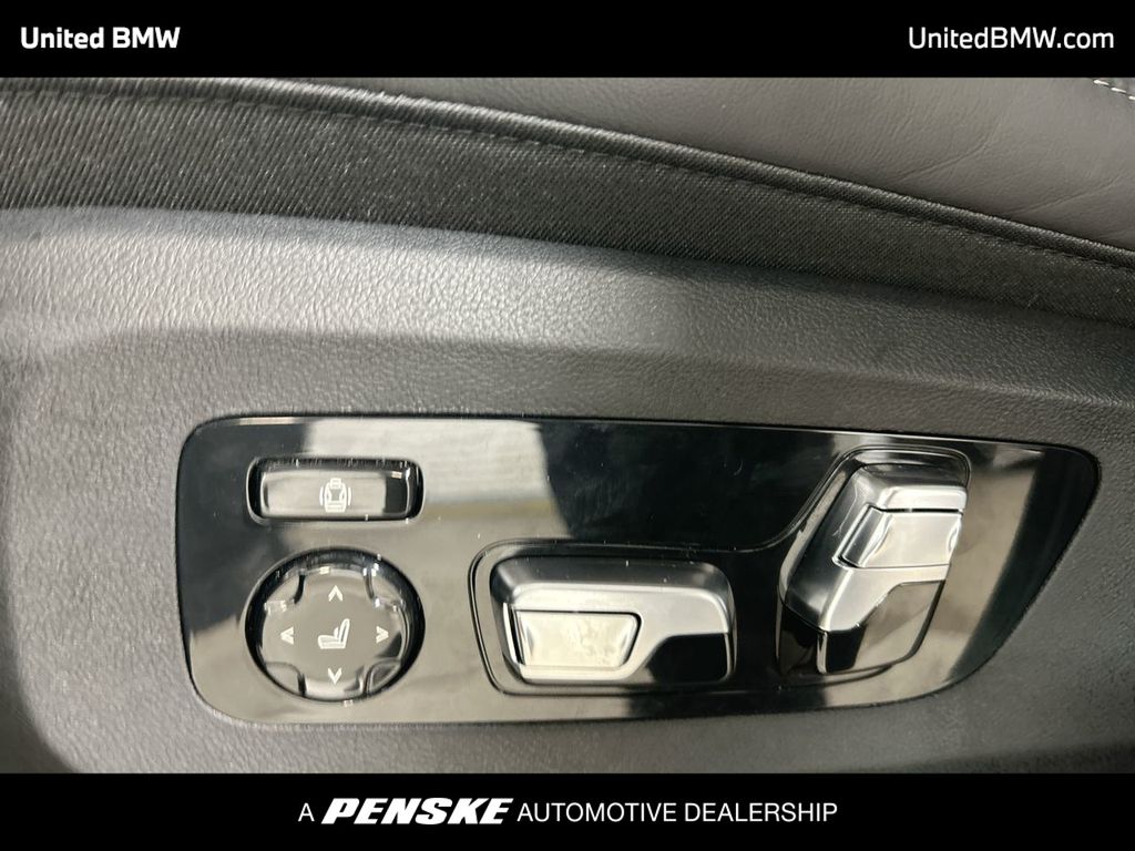 Thumbnail: 2025 BMW X7 - 12