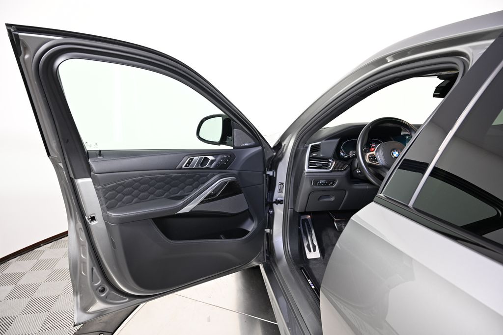 Thumbnail: 2022 BMW X6 - 22