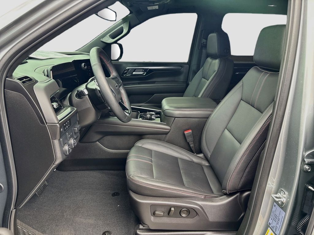 Thumbnail: 2025 Chevrolet Suburban - 19
