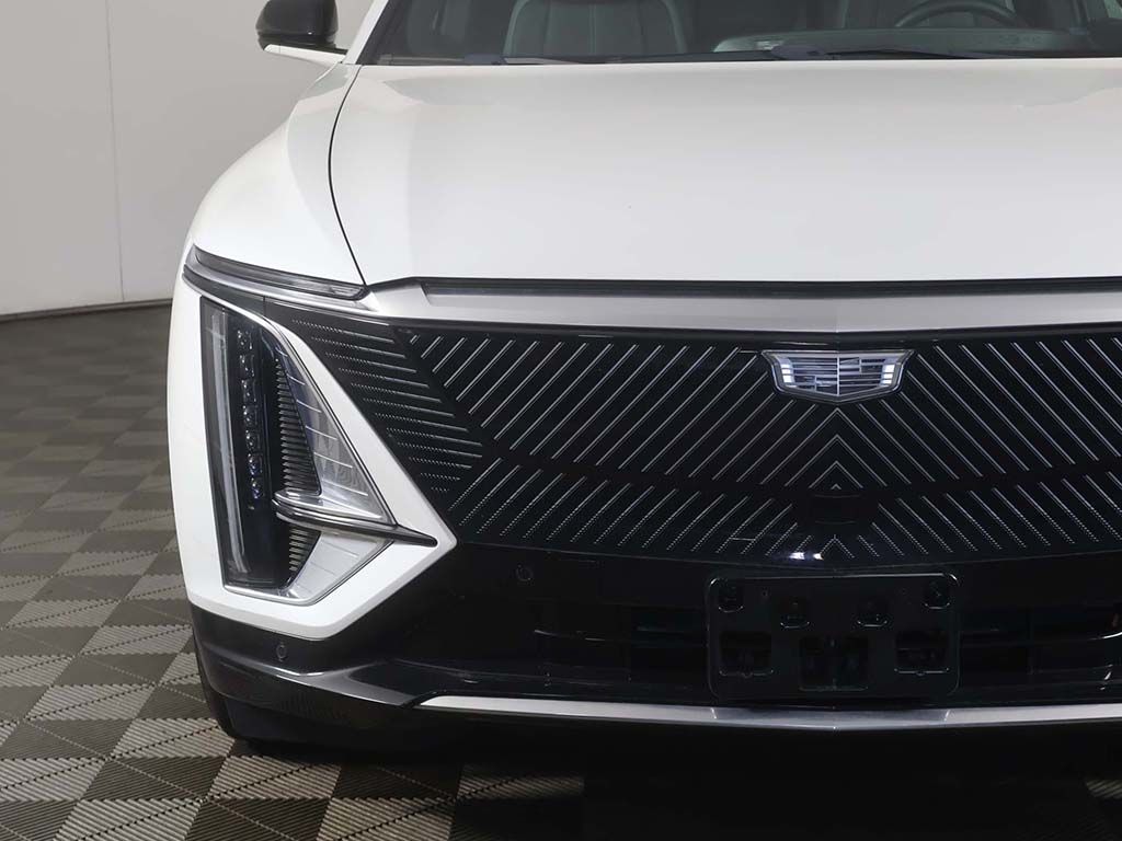 Used 2024 White Cadillac Tech image 13