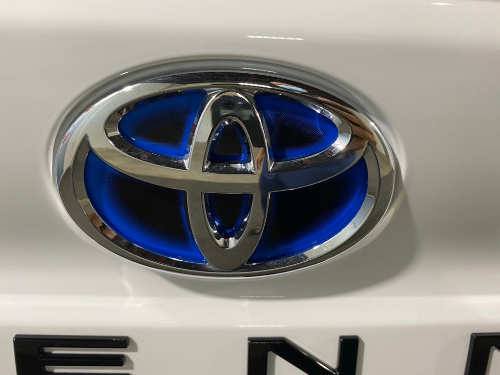 Thumbnail: 2026 Toyota Sienna - 25