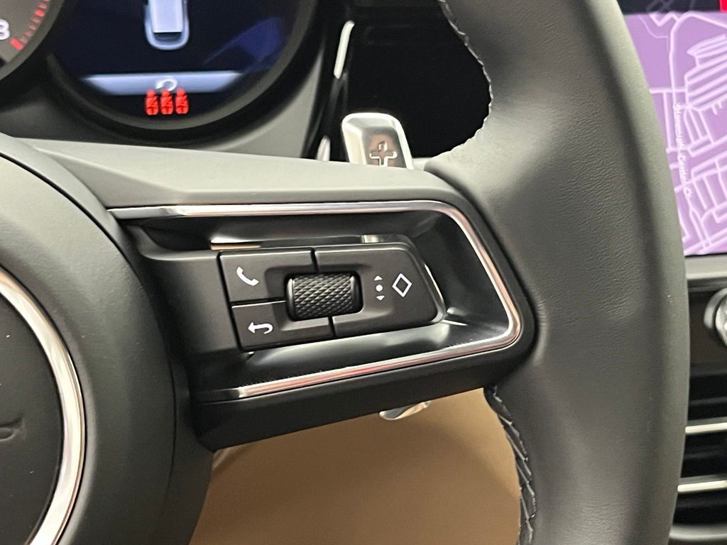 Thumbnail: 2026 Porsche Macan - 14
