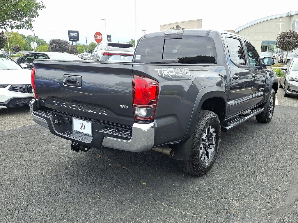 Thumbnail: 2019 Toyota Tacoma - 6