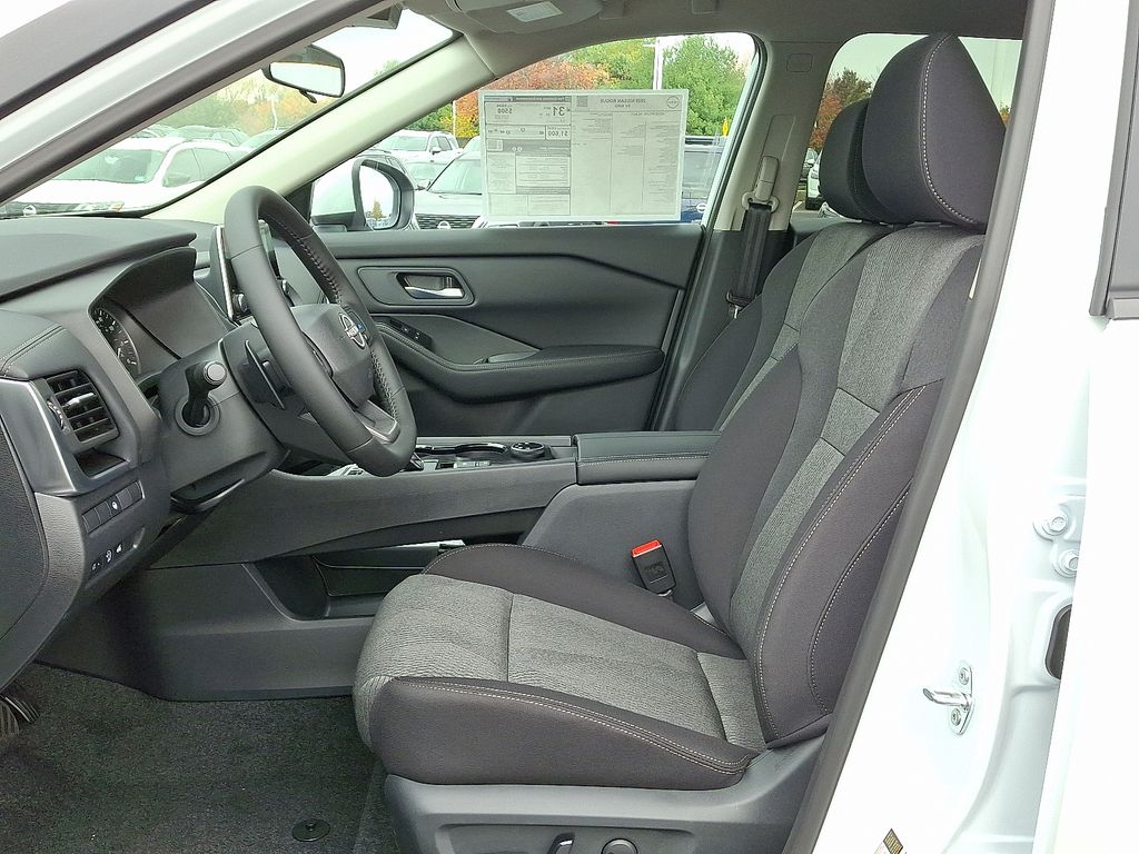 Thumbnail: 2026 Nissan Rogue - 5