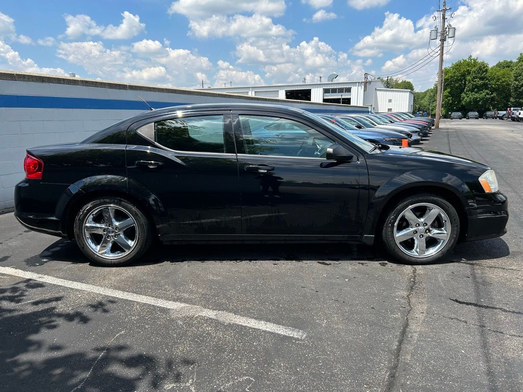 Thumbnail: 2013 Dodge Avenger - 6