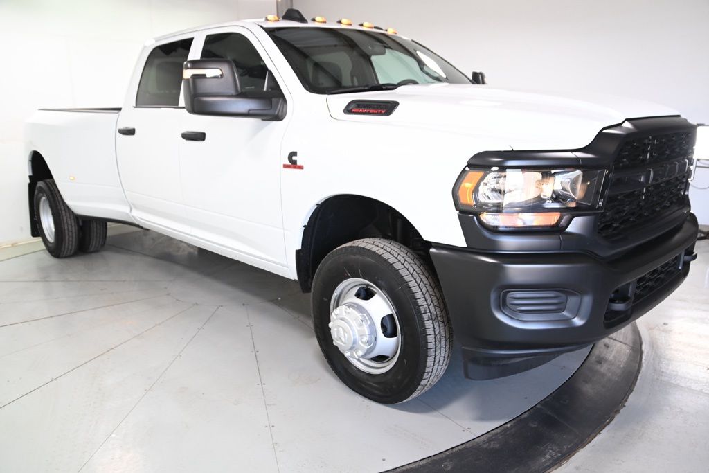 2024 RAM 3500 Tradesman Crew Cab LB DRW 4WD