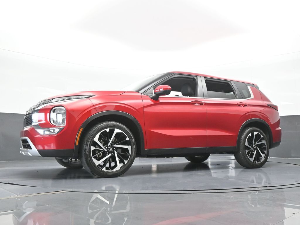 Used 2024 Red Mitsubishi SE Black Edition image 51