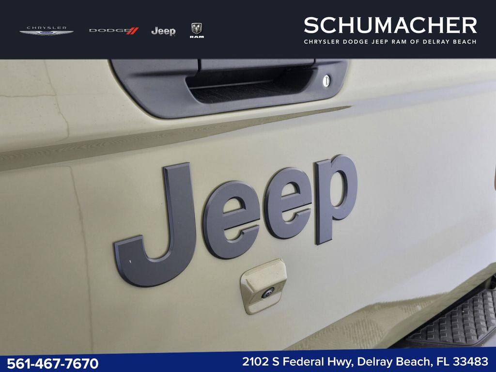 new 2026 Jeep Gladiator car, priced at $35,740
