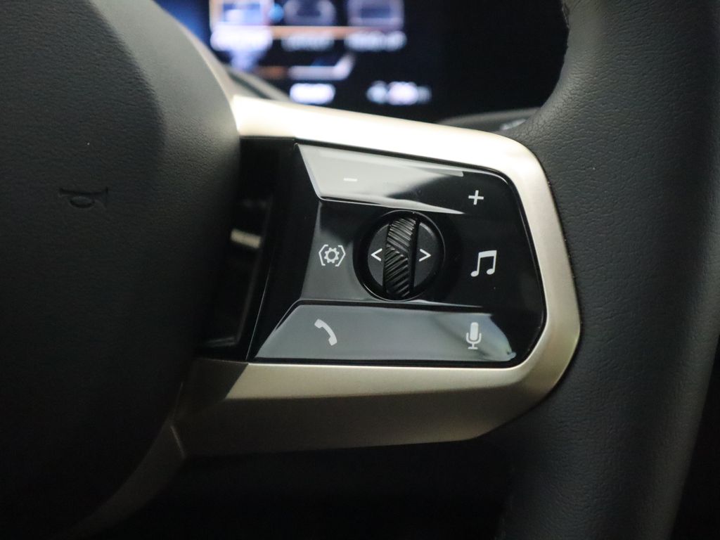 Thumbnail: 2025 BMW iX - 12