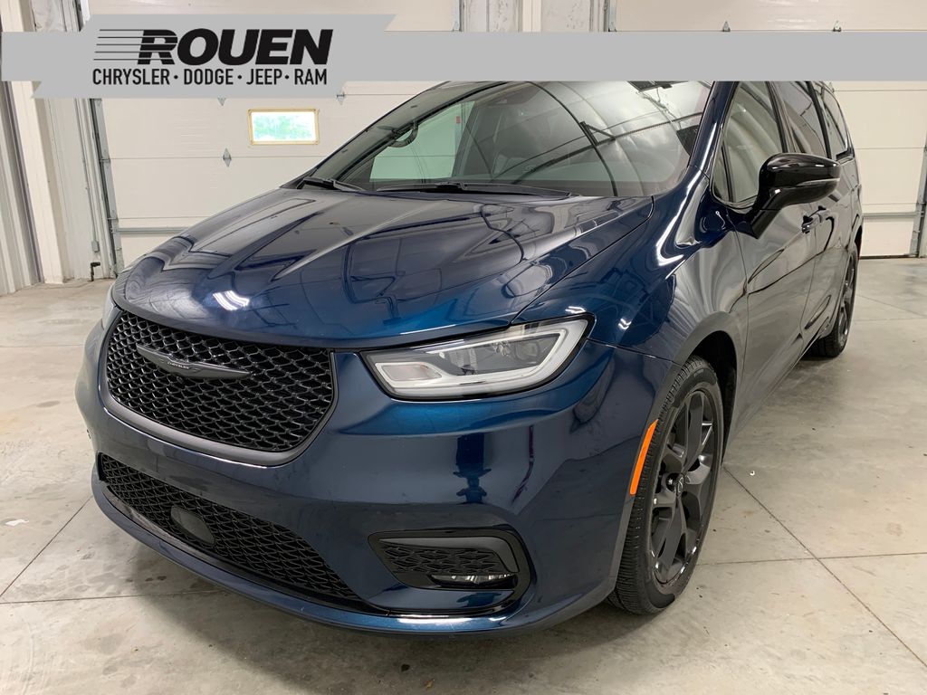 Fathom Blue Pearlcoat 2025 Chrysler Pacifica Minivan Front-Wheel Drive 9-Speed Automatic