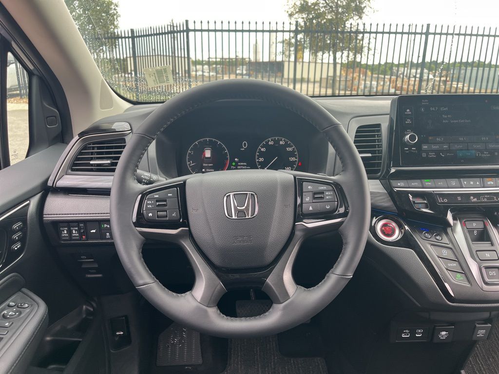 Thumbnail: 2025 Honda Odyssey - 18
