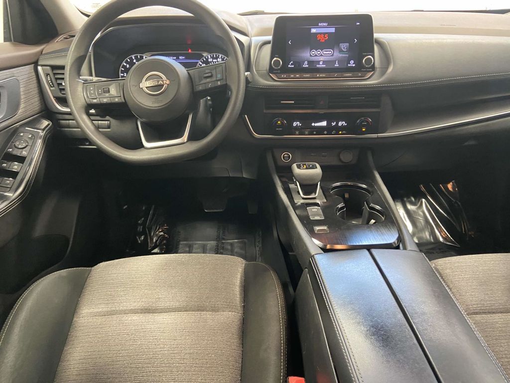 2023 Nissan Rogue SV photo 10