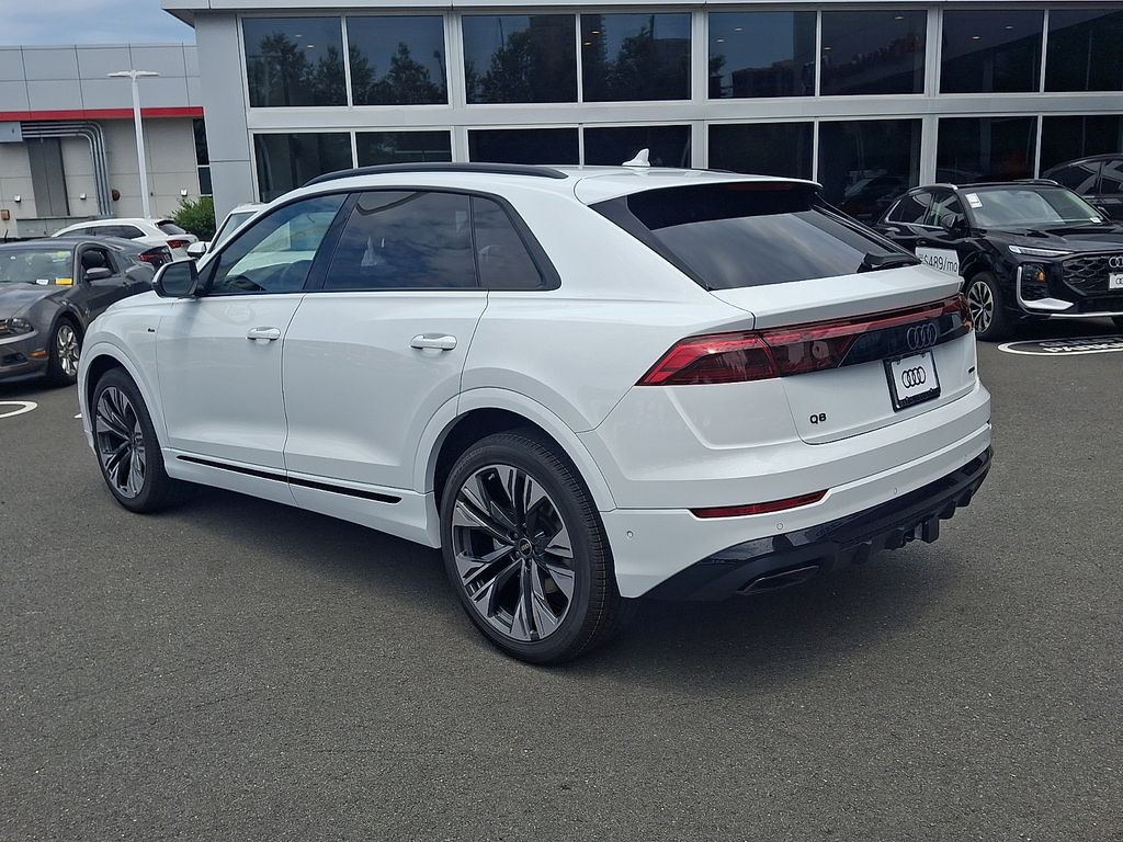 Thumbnail: 2026 Audi Q8 - 4