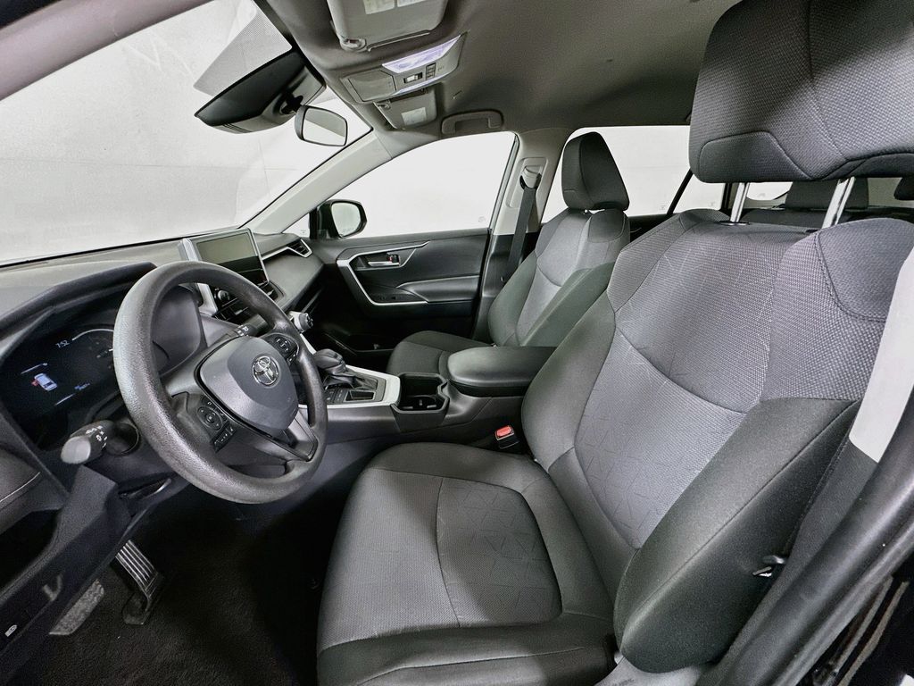 Thumbnail: 2025 Toyota RAV4 - 21