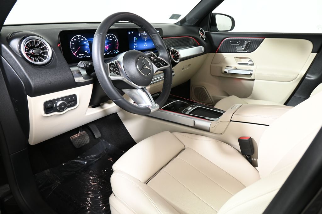 2025 Mercedes-Benz GLB 250 14