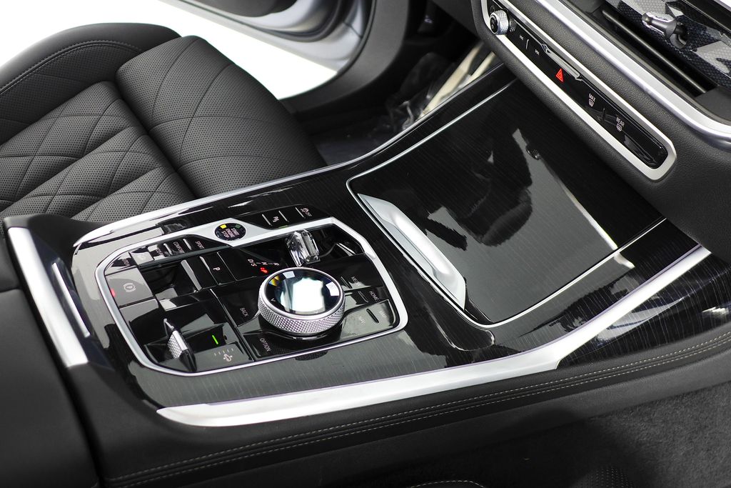 Thumbnail: 2024 BMW X7 - 15