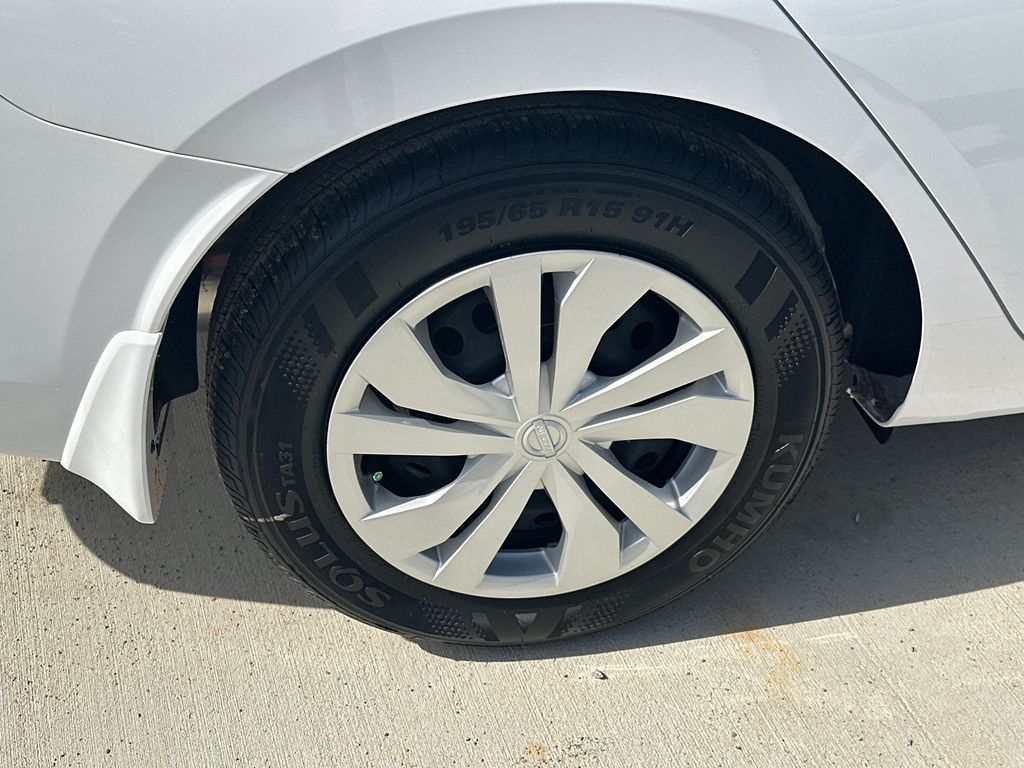 Used 2025 White Nissan 1.6 S image 18
