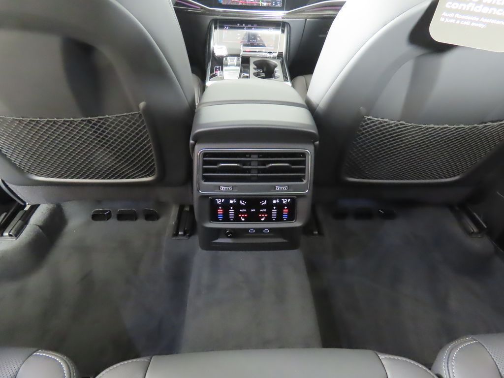 Thumbnail: 2025 Audi Q7 - 24