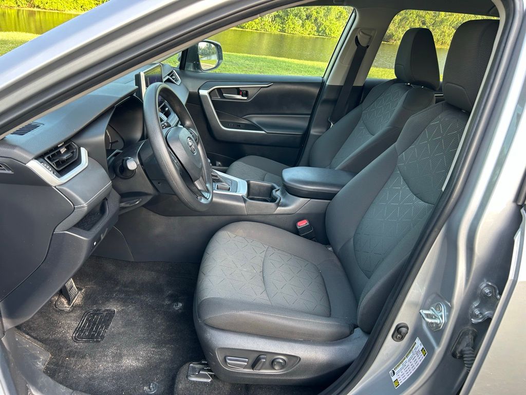2024 Toyota RAV4 XLE 14