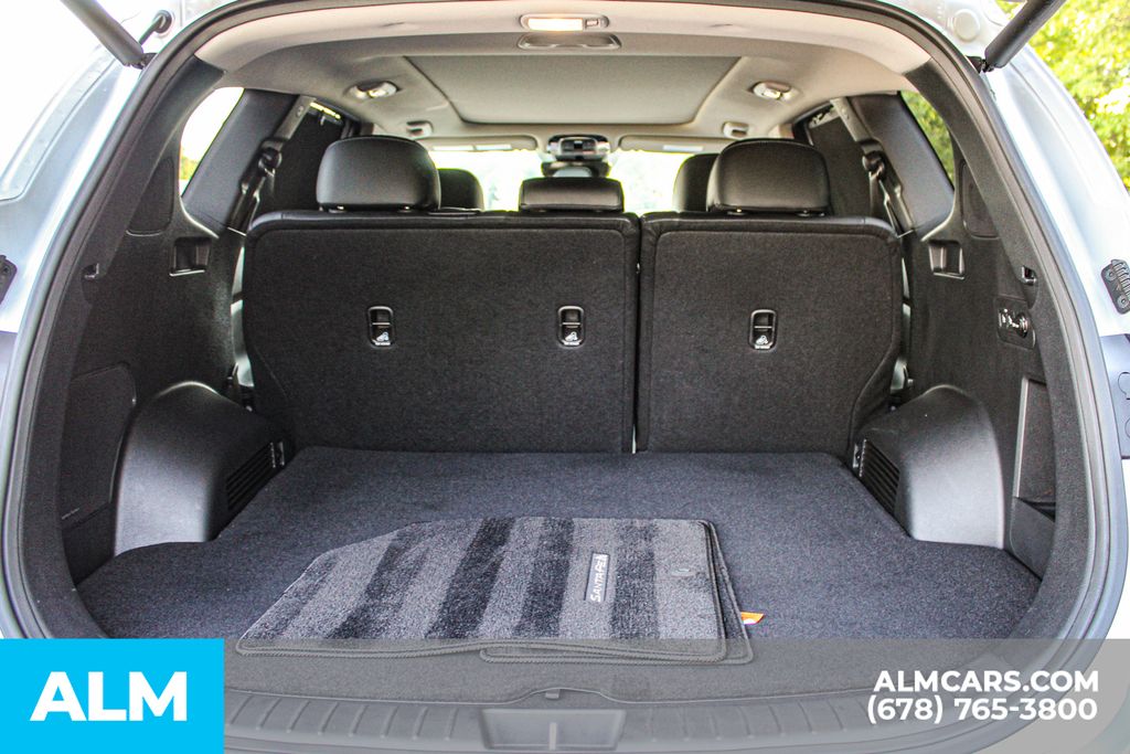 Used 2023 Silver Hyundai SEL Premium image 22