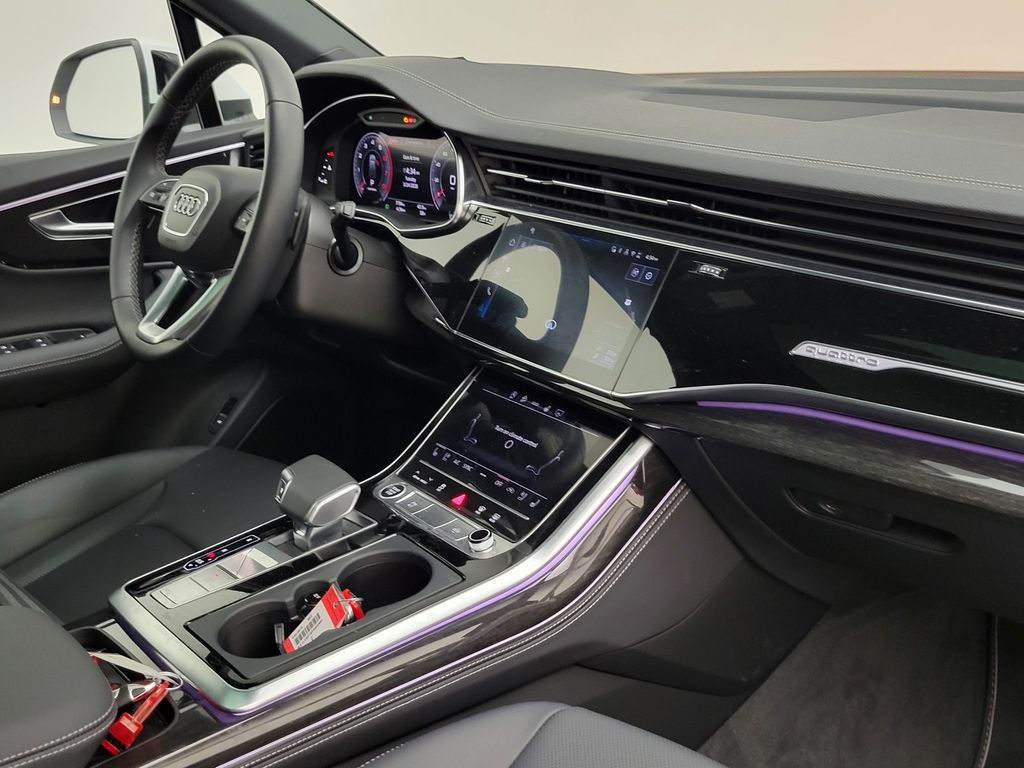 Thumbnail: 2026 Audi Q7 - 16