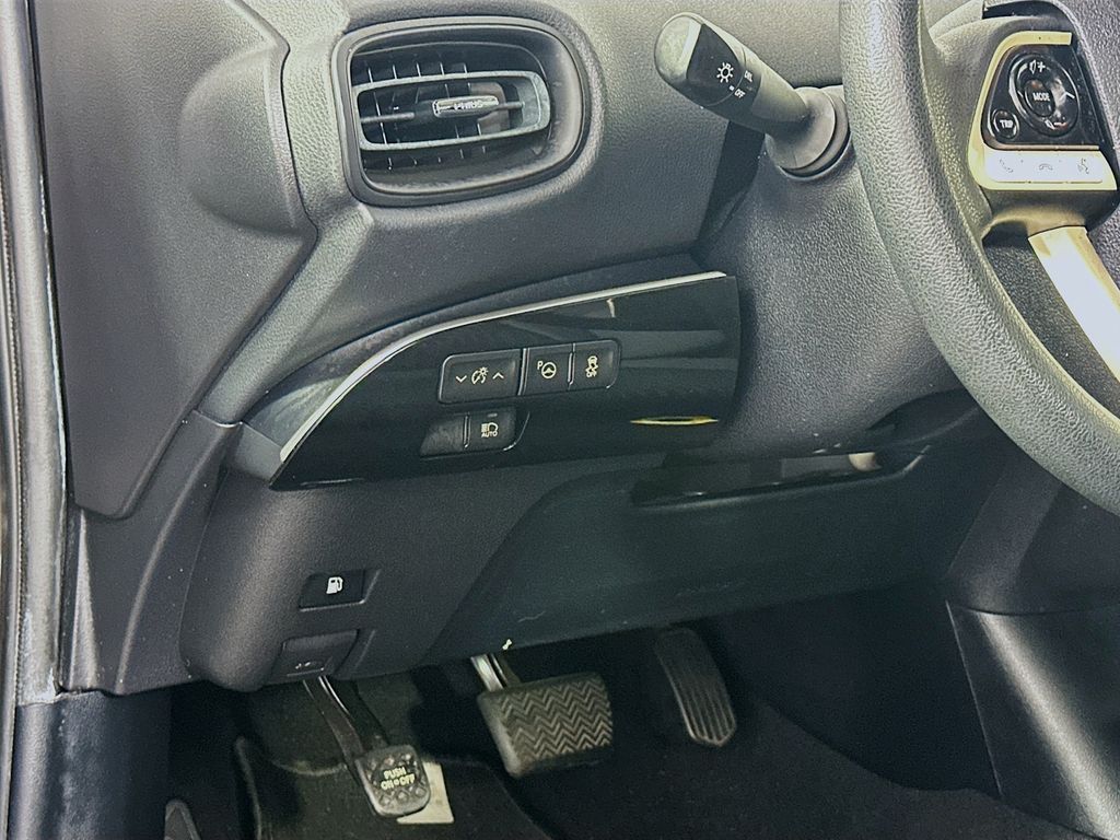 Thumbnail: 2017 Toyota Prius - 10