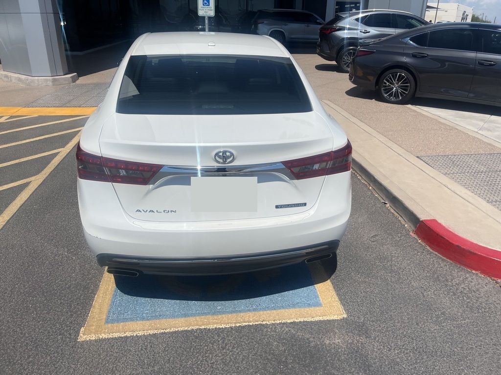 Thumbnail: 2016 Toyota Avalon - 4