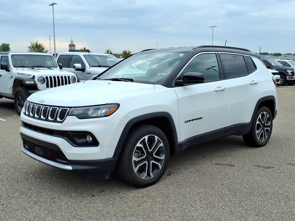 Bright White Clearcoat 2023 Jeep Compass SUV / Crossover Four-Wheel Drive 8-Speed Automatic
