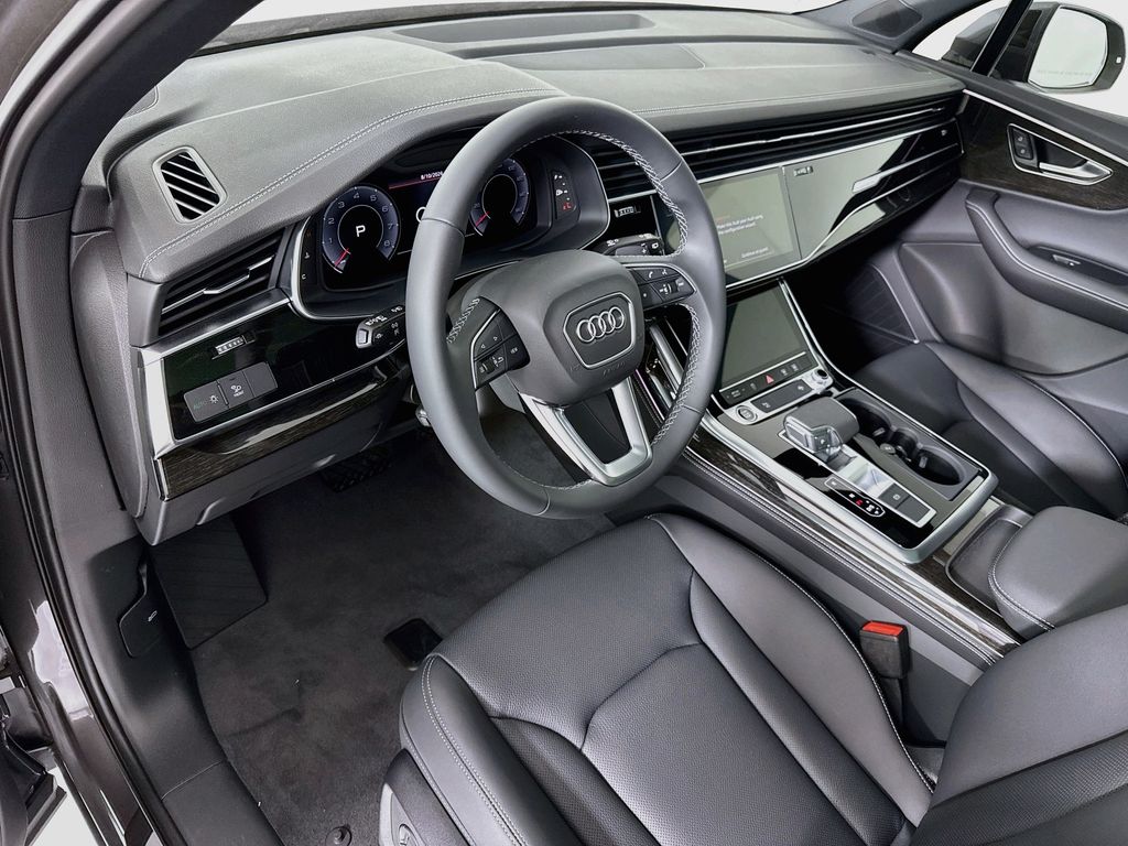 Thumbnail: 2026 Audi Q7 - 9