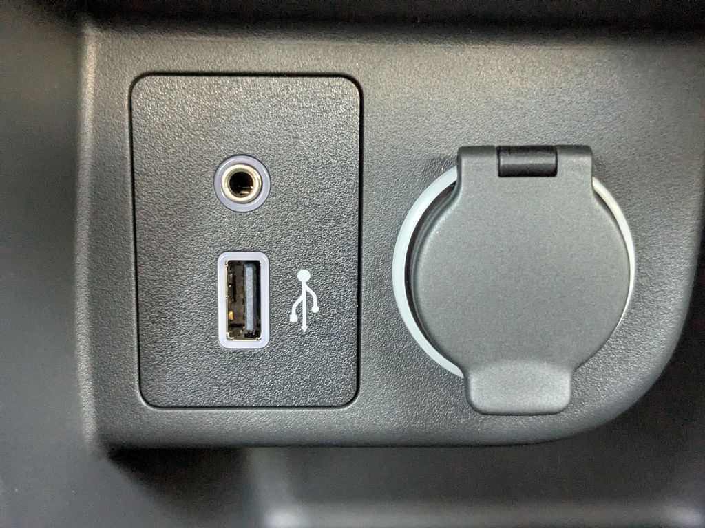 New 2025 Nissan Kicks Play SUV