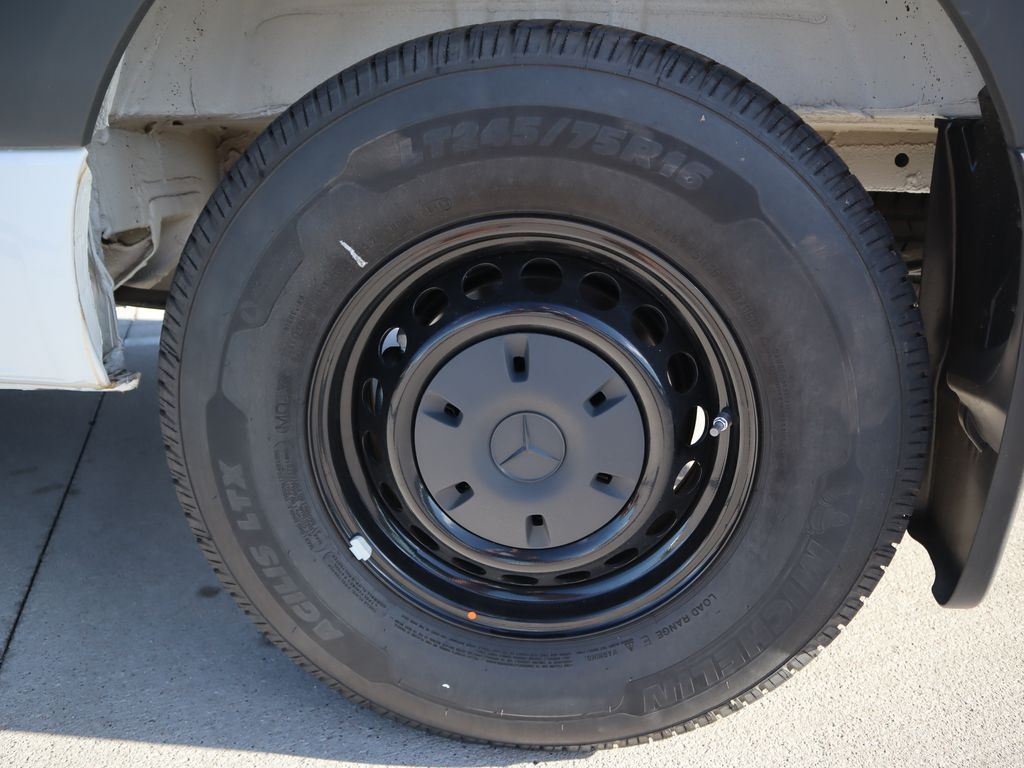 Thumbnail: 2023 Mercedes-Benz Sprinter - 32