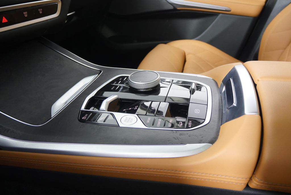Thumbnail: 2024 BMW X7 - 28