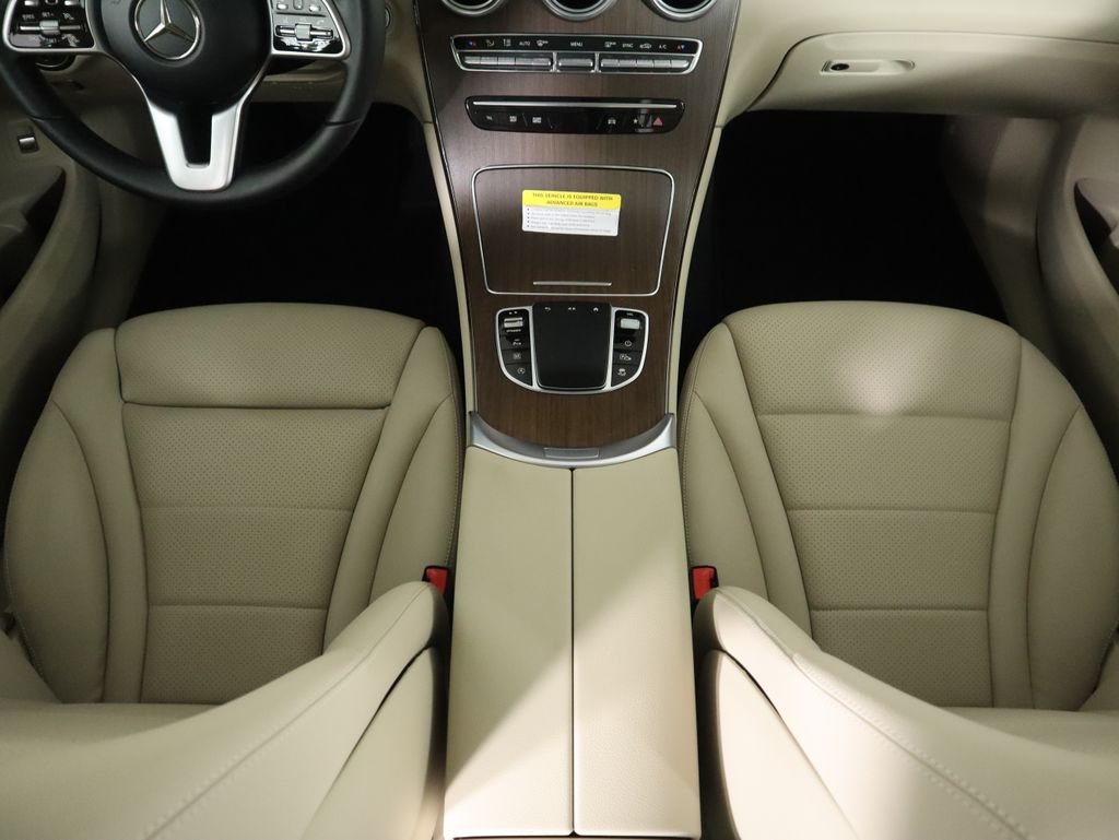 Thumbnail: 2022 Mercedes-Benz GLC - 16