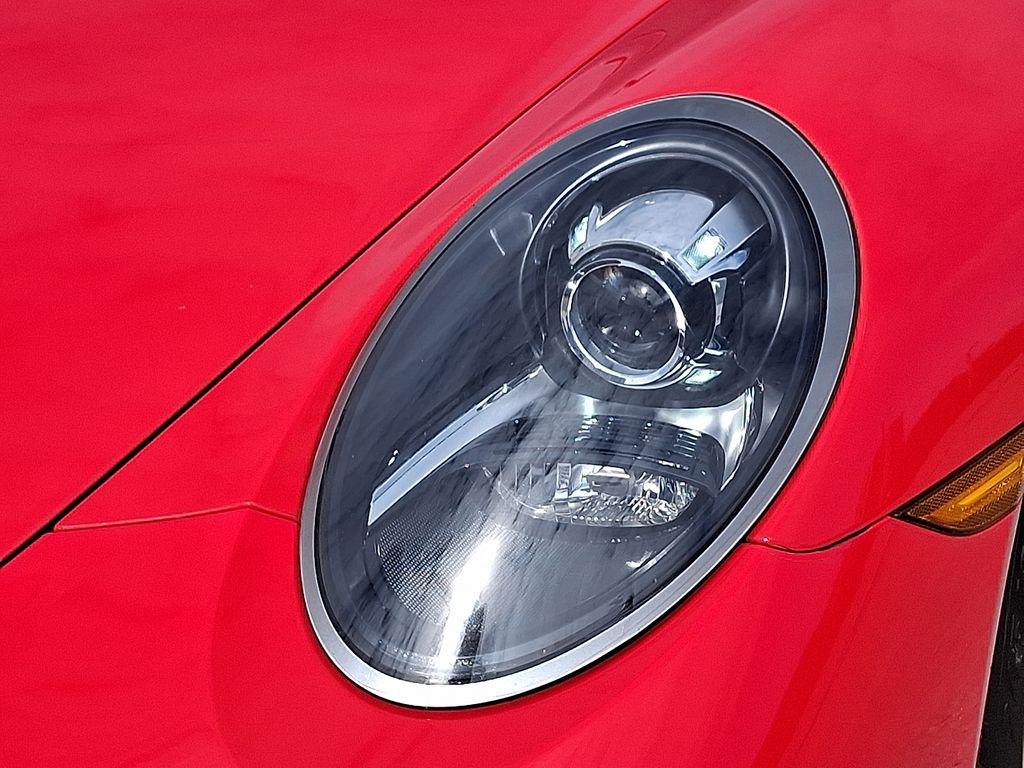 Thumbnail: 2019 Porsche 911 - 11