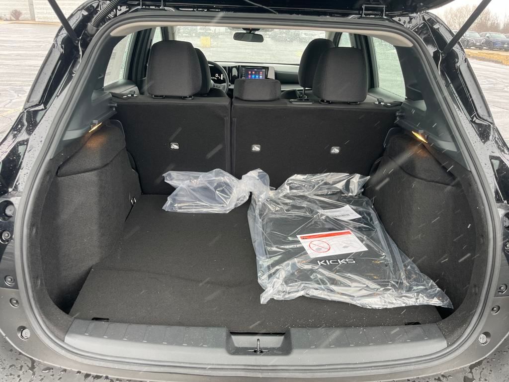 2025 Nissan Kicks S photo