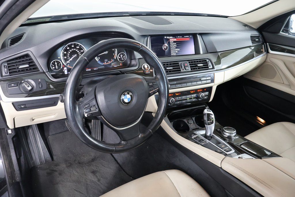 Thumbnail: 2015 BMW 5 Series - 5