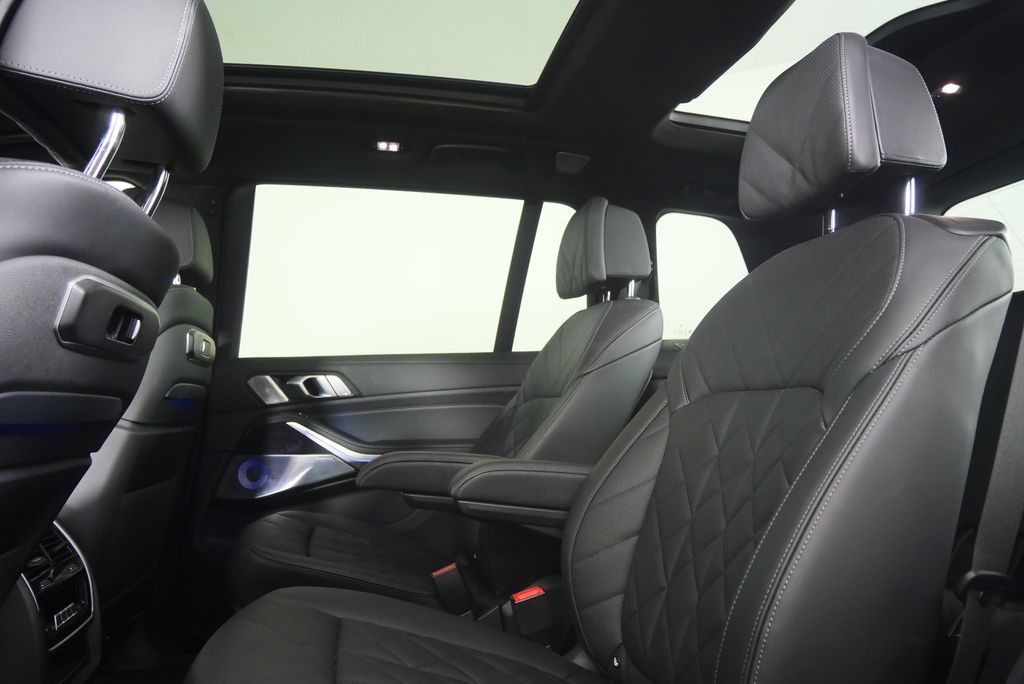 Thumbnail: 2025 BMW X7 - 5