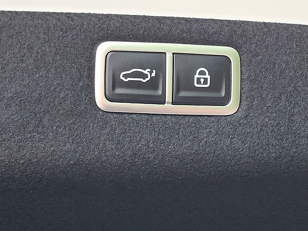 2023 Genesis G70 3.3T 32