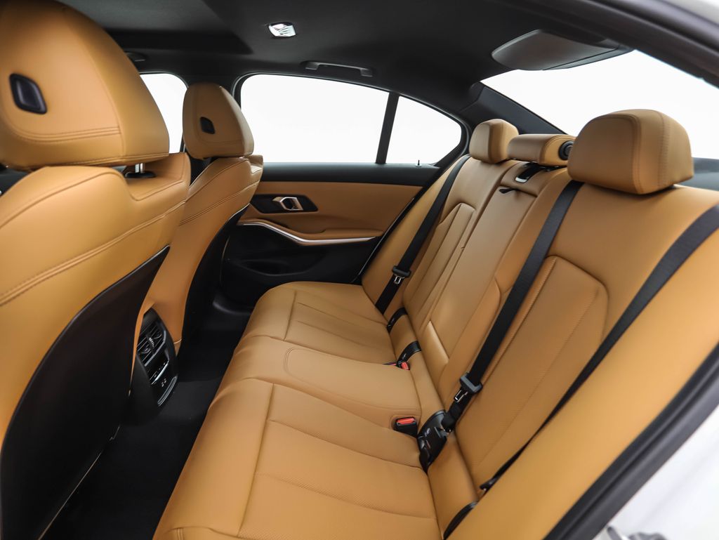 Thumbnail: 2025 BMW 3 Series - 22