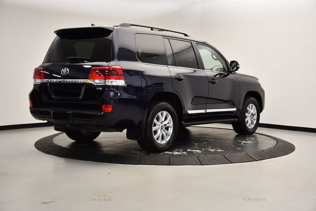 2017 Toyota Land Cruiser  5