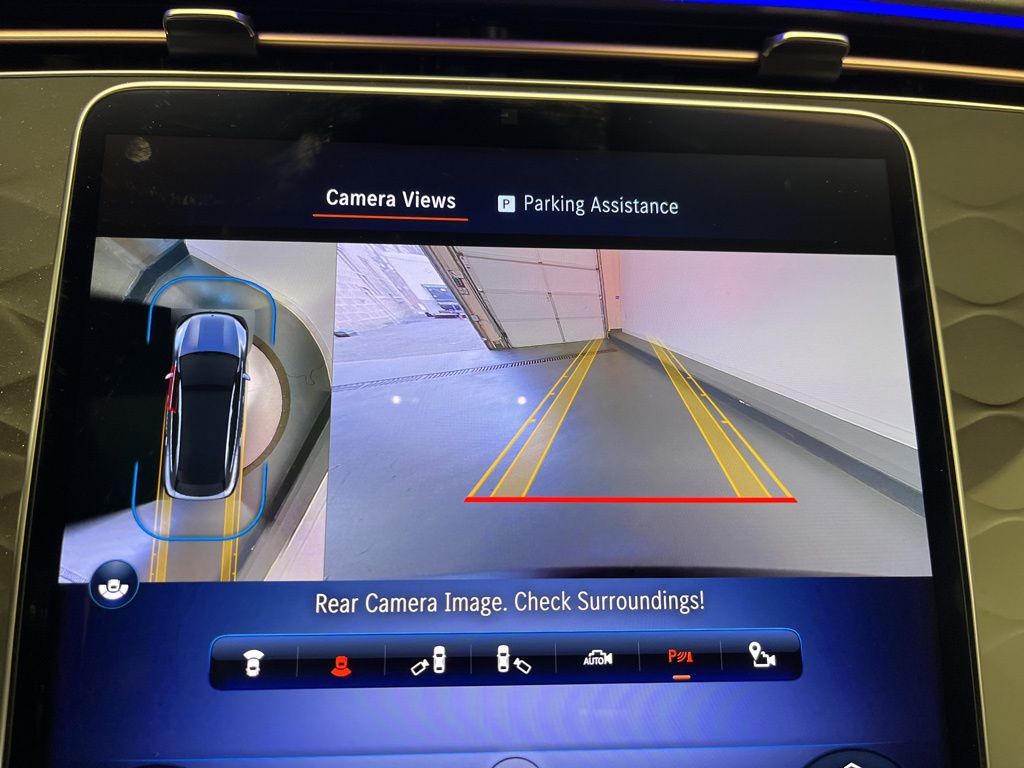 Thumbnail: 2023 Mercedes-Benz EQS - 19