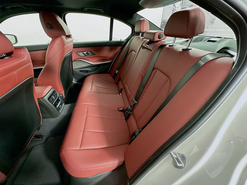 Thumbnail: 2025 BMW 3 Series - 17