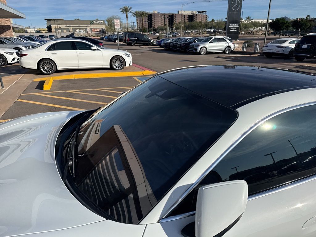 Thumbnail: 2022 Porsche Taycan - 9