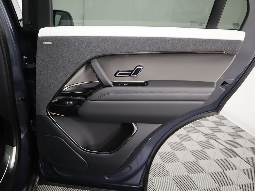 Thumbnail: 2025 Land Rover Range Rover Sport - 28