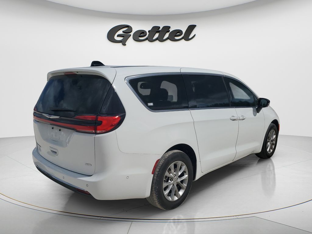 View vehicle photo 4