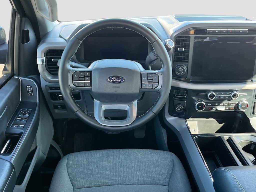 Used 2024 Black Ford XLT image 23